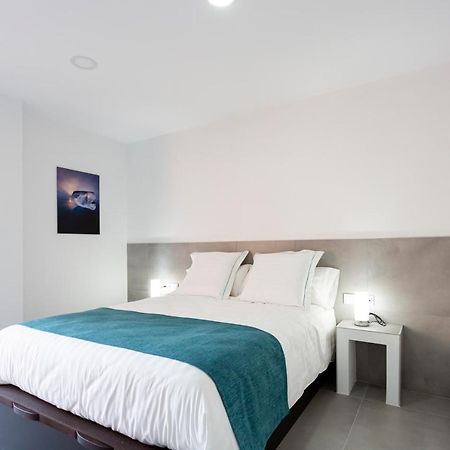 8 Lacus Baikal L'Hospitalet de Llobregat Buitenkant foto